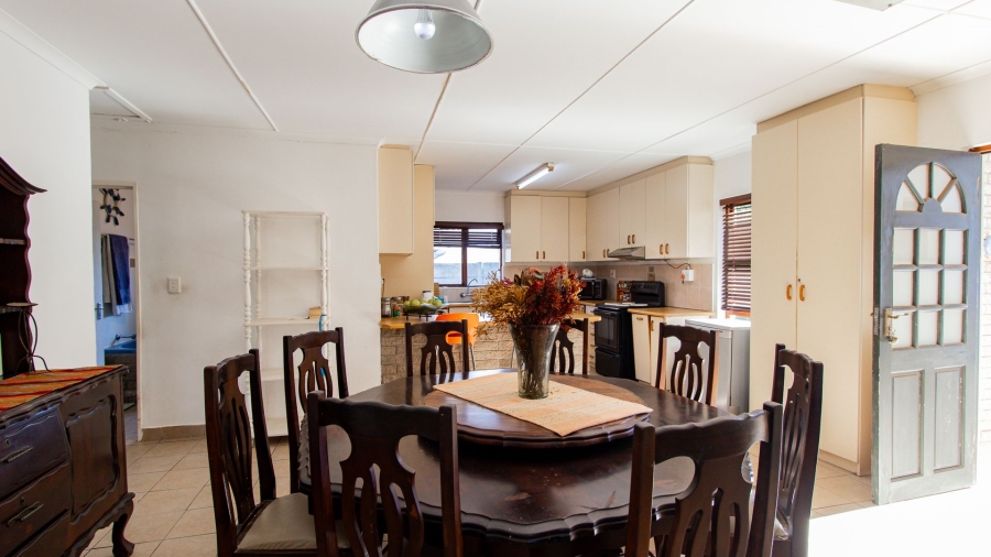 4 Bedroom Property for Sale in Britannia Bay Western Cape